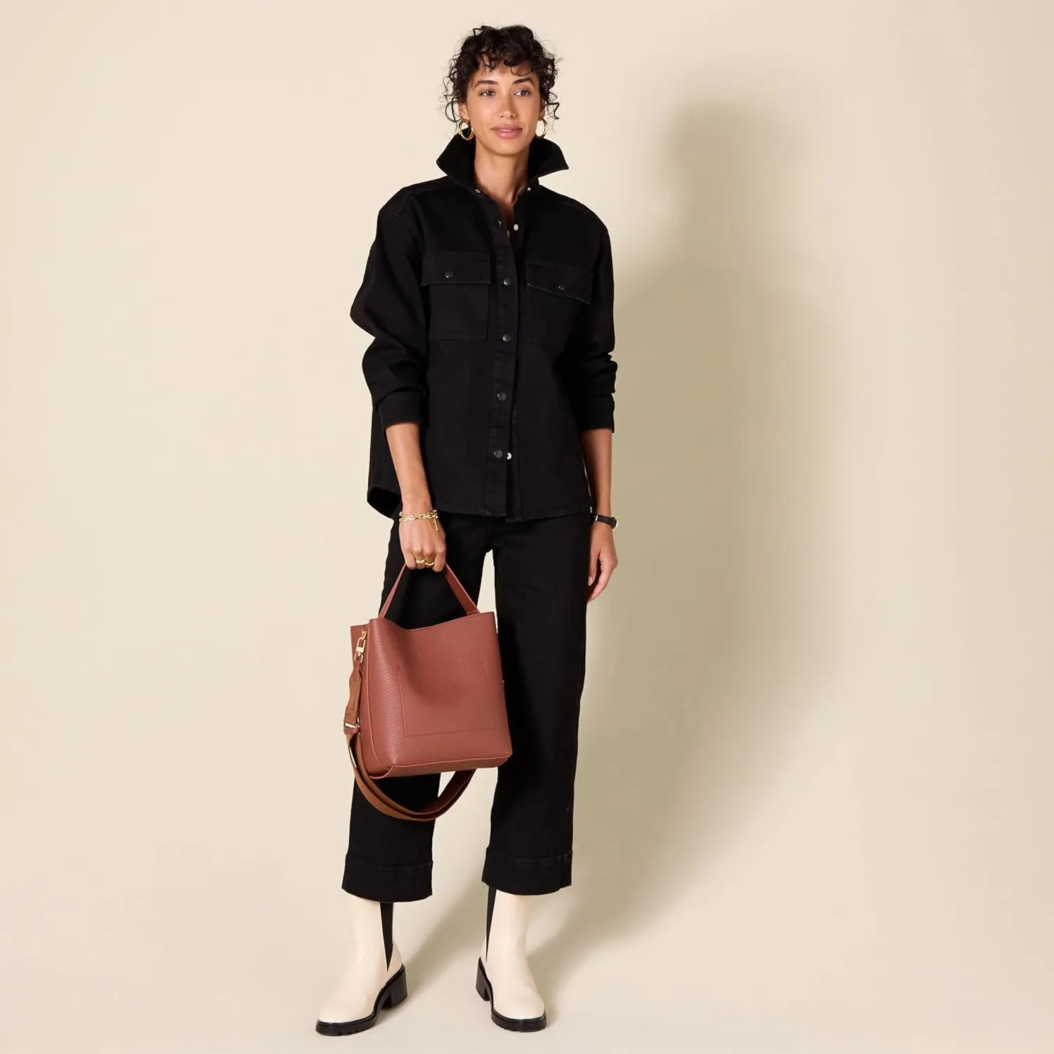 Amazon Essentials Women's Soft Bucket Bag