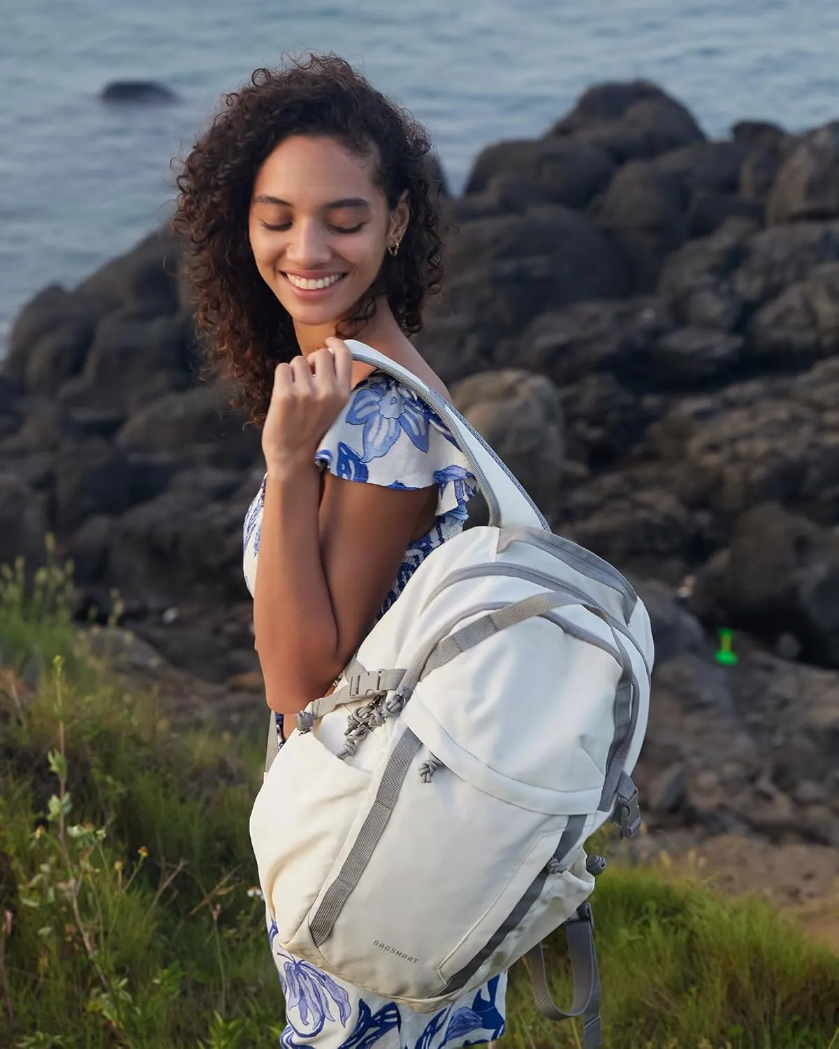 BAGSMART Travel Backpack for Men and Women, Lightweight 15.6" Laptop Backpack, Large Weekender Bag, Water Resistant Stylish Casual Daypack for Flight, College, Outdoor, Beige
