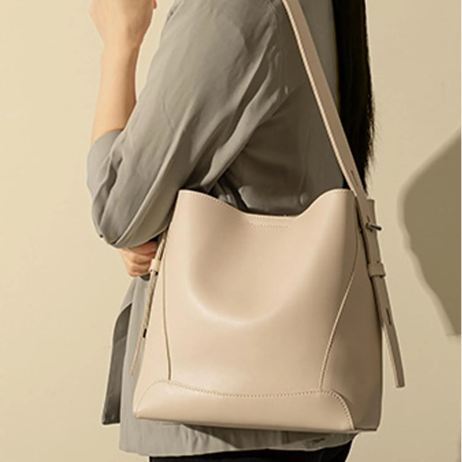 Barsine Leather Bucket Tote Purse for Women Tote Bag and Handbags Shoulder Bag with Pockets and Magnetic Snap