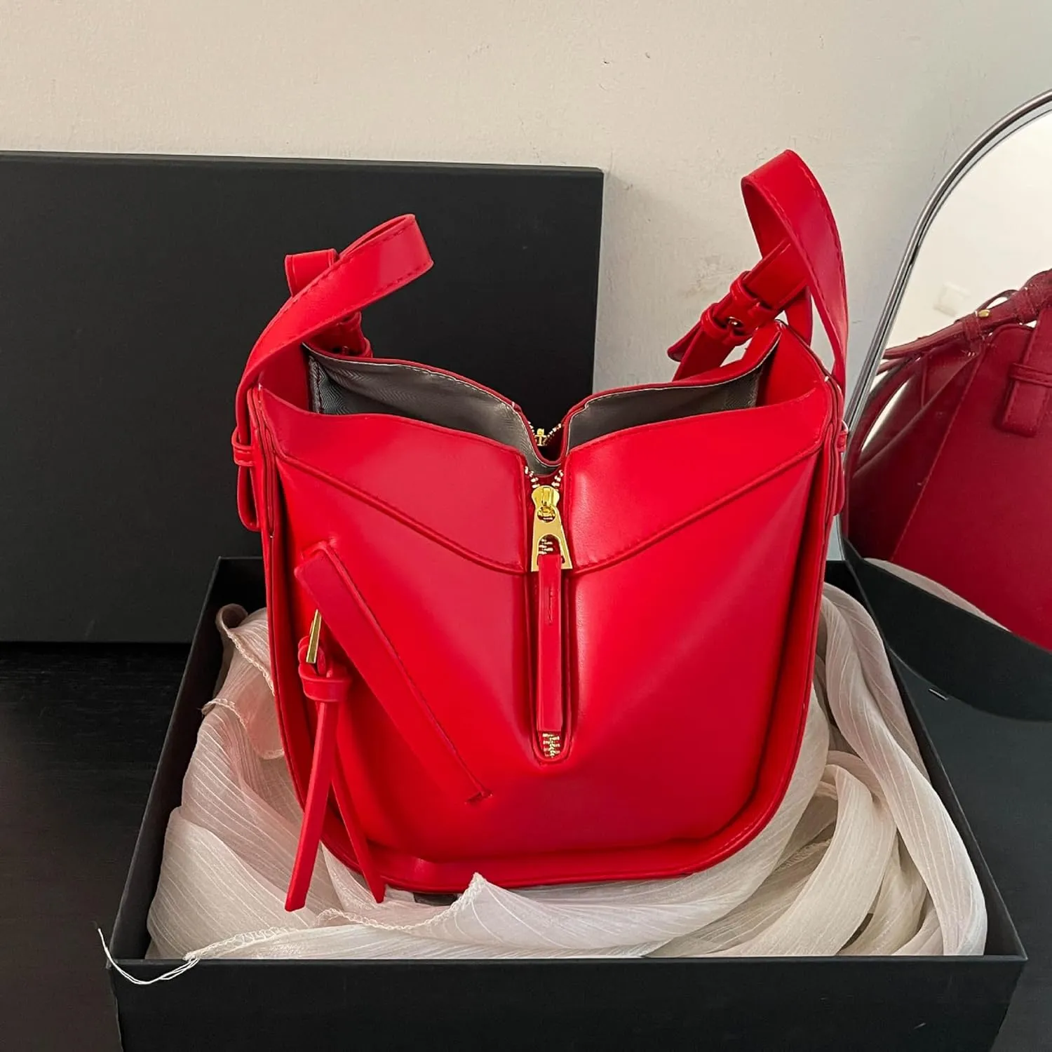 Designer Leather Shoulder Bag with Gold Zipper Details,Open Bucket Handbag Dumpling type