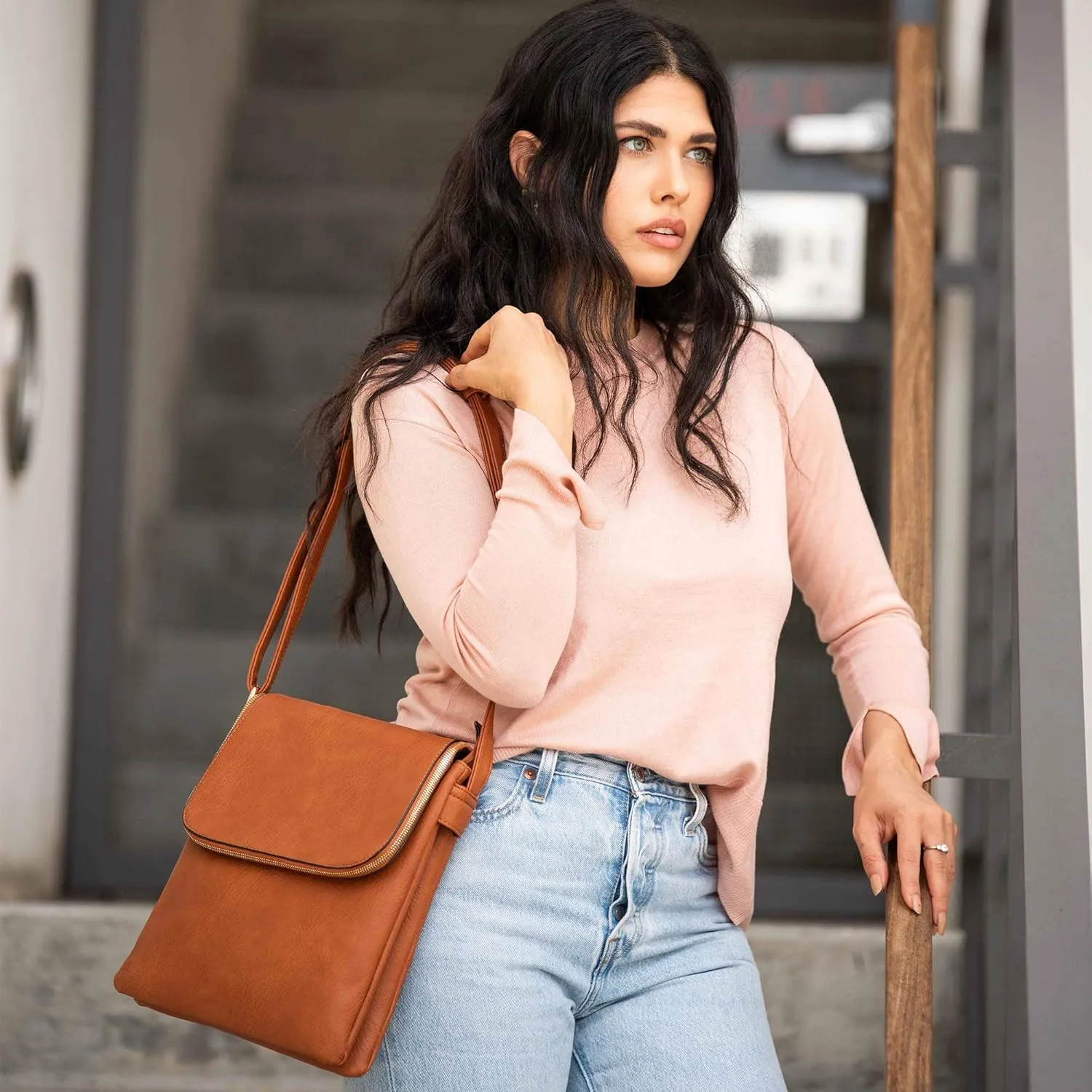 JESSIE & JAMES Cheyanne Concealed Carry Crossbody Bag with Lock and Key
