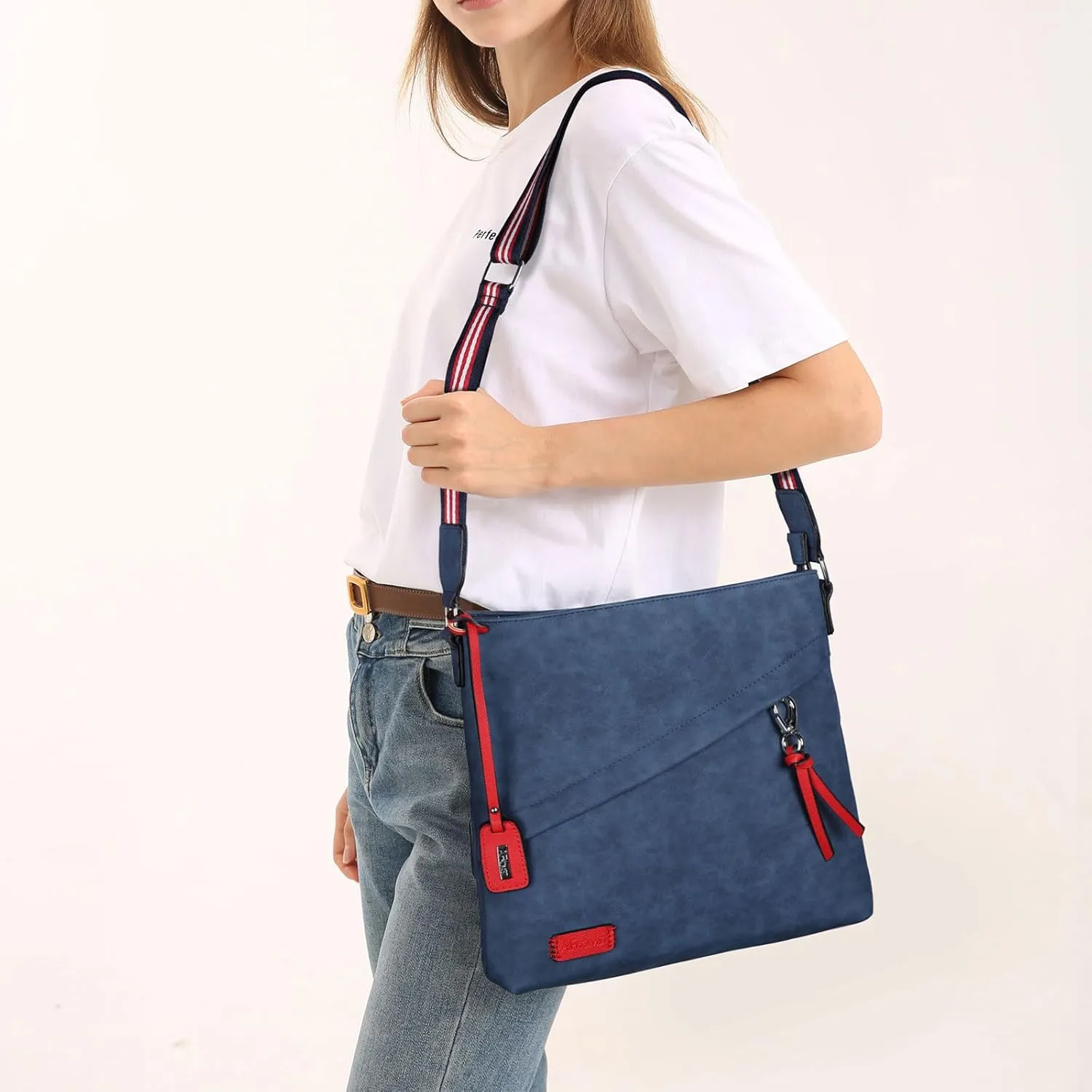 Medium Crossbody Bags for Women Trendy, Leather Cross Body Bag Purses and Travel Shoulder bag with Multi Pockets