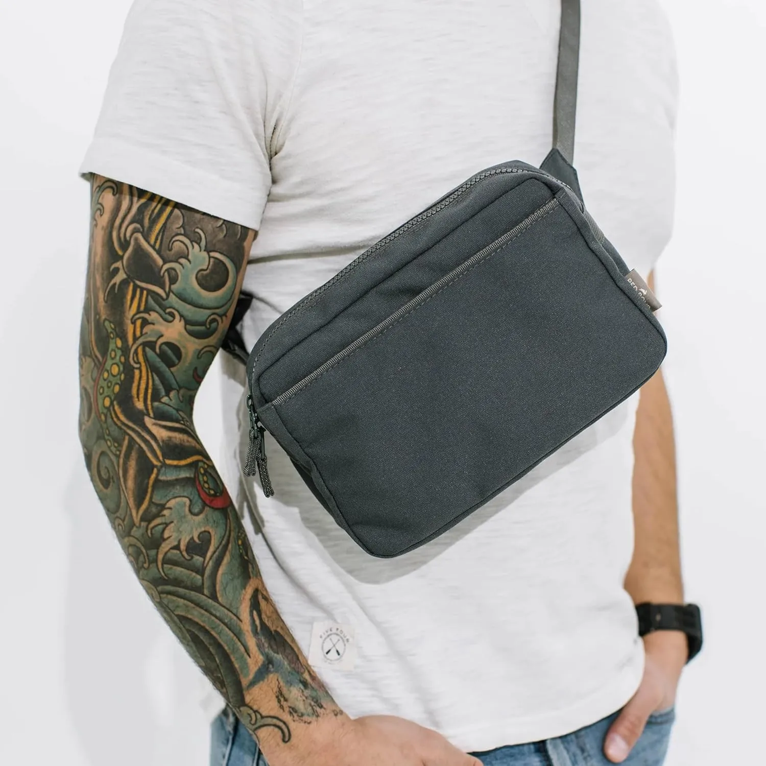 Red Rovr - Joey Belt Bag (Charcoal)